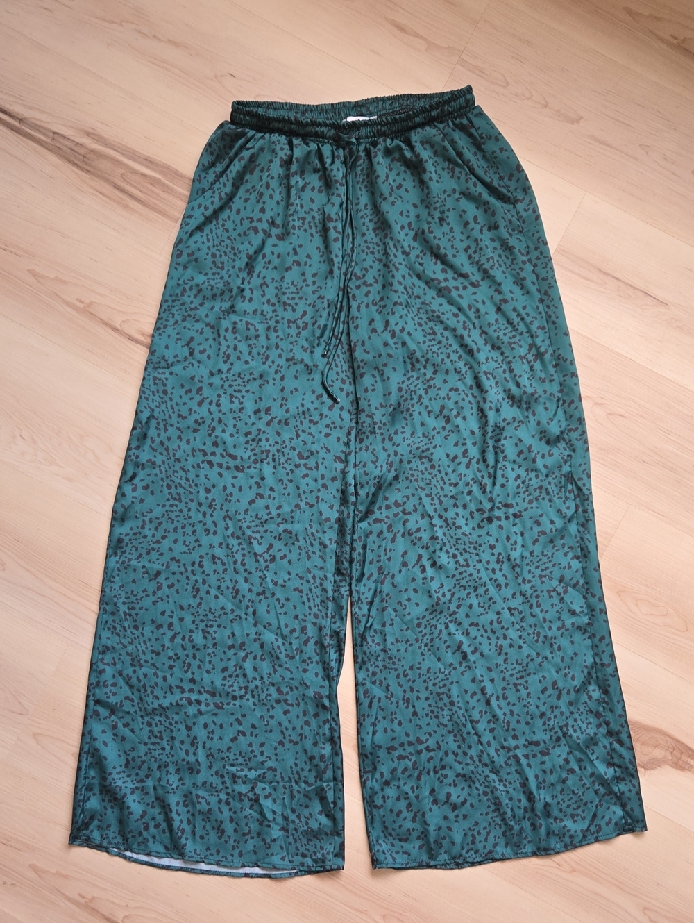 RESA Pants, Size Medium